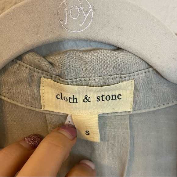 Cloth &‎ Stone Long Sleeve Button Down - Picture 2 of 3